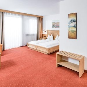Standard Familien-Zimmer mit Kingsize-Bett